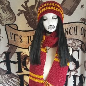 Gryffindor beanie/scarf combo